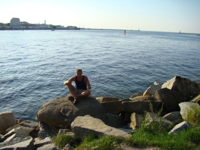 Mann sucht molliegn behaarten Mann auch Bi - Er sucht Ihn - Rostock / Berlin