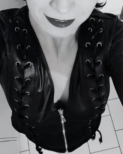 Escort Dame Eva - Rrfahren & Reif  - Begleitagentur - Hof