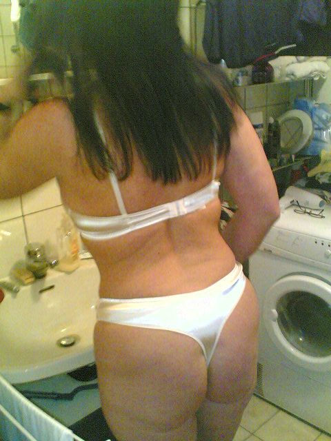 Feucht nass - Getragene Waesche - graz