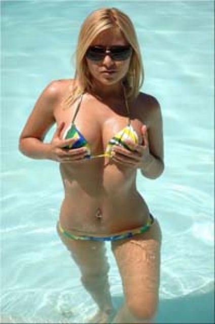 Diese schöne Blondine - Sie sucht Ihn - Deutschland