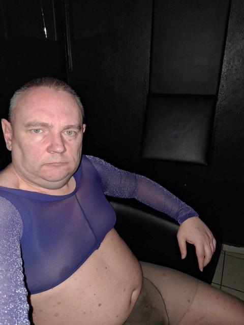 Ich suche Doms 60+ im Kino Hansaring 23 Köln Mi 15.4.26 11 Uhr diene als Blas- u - Er sucht Ihn - Köln