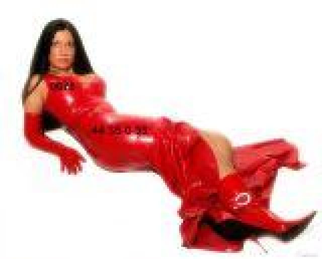 Lack und Leder ist mein Ding und die Farbe Rot ein Muss für mich! - Sie sucht Ihn - wien