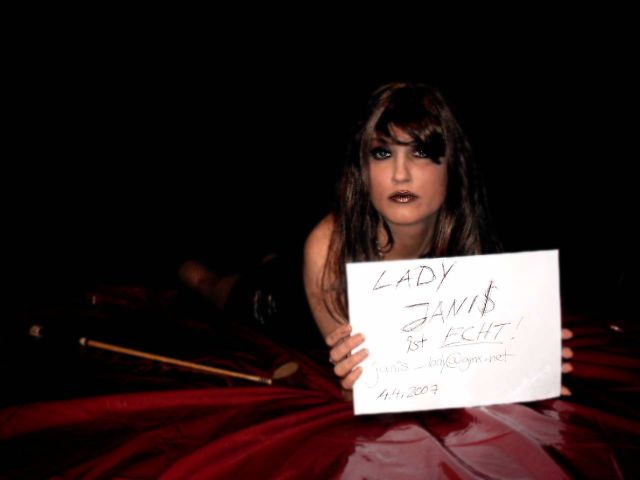 DOMINA: jung,streng,tabulos! - Sie sucht Ihn - MUINCH